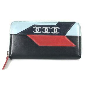 CHANEL Authentic Black Wallet